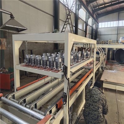 復合免拆外模板設備與腳手架協(xié)同施工的工作原理及優(yōu)勢分析